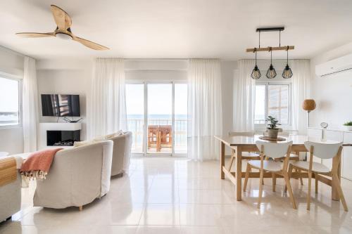 Cullera Apartment | El Acuario - Primera línea y todas las ventanas dan al mar