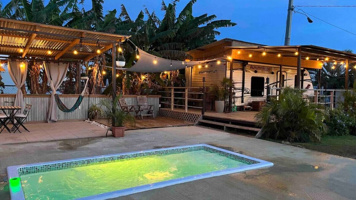 Aguacate House | El Camper - Your Cozy Retreat in Aguadilla
