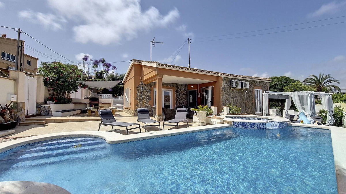 Lentiscar Villa | El Carmoli Villa with Private Pool - 9409