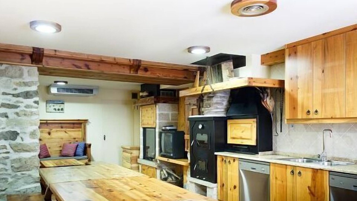 Fortanete Cottage | El Casal de Nicolás with social lounge up to 28 people