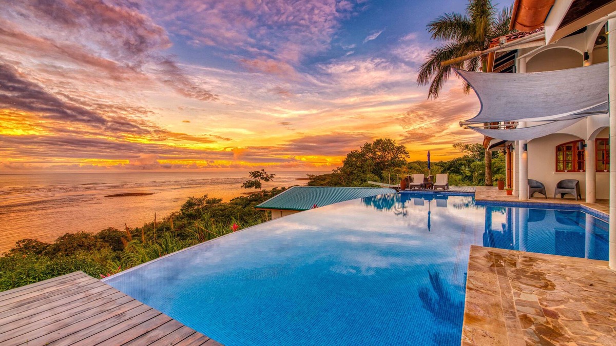 Playa Tortuga Hotel | El Castillo Boutique Luxury Hotel