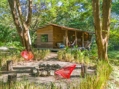 Playa Negra House | El Chic Shack, Authentic Cabin walk to Negra