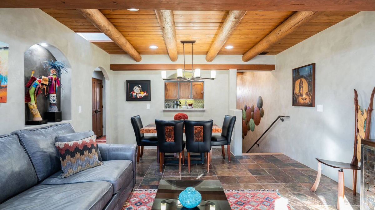 Downtown Santa Fe House | El Corazon - Walking Distance to the Plaza