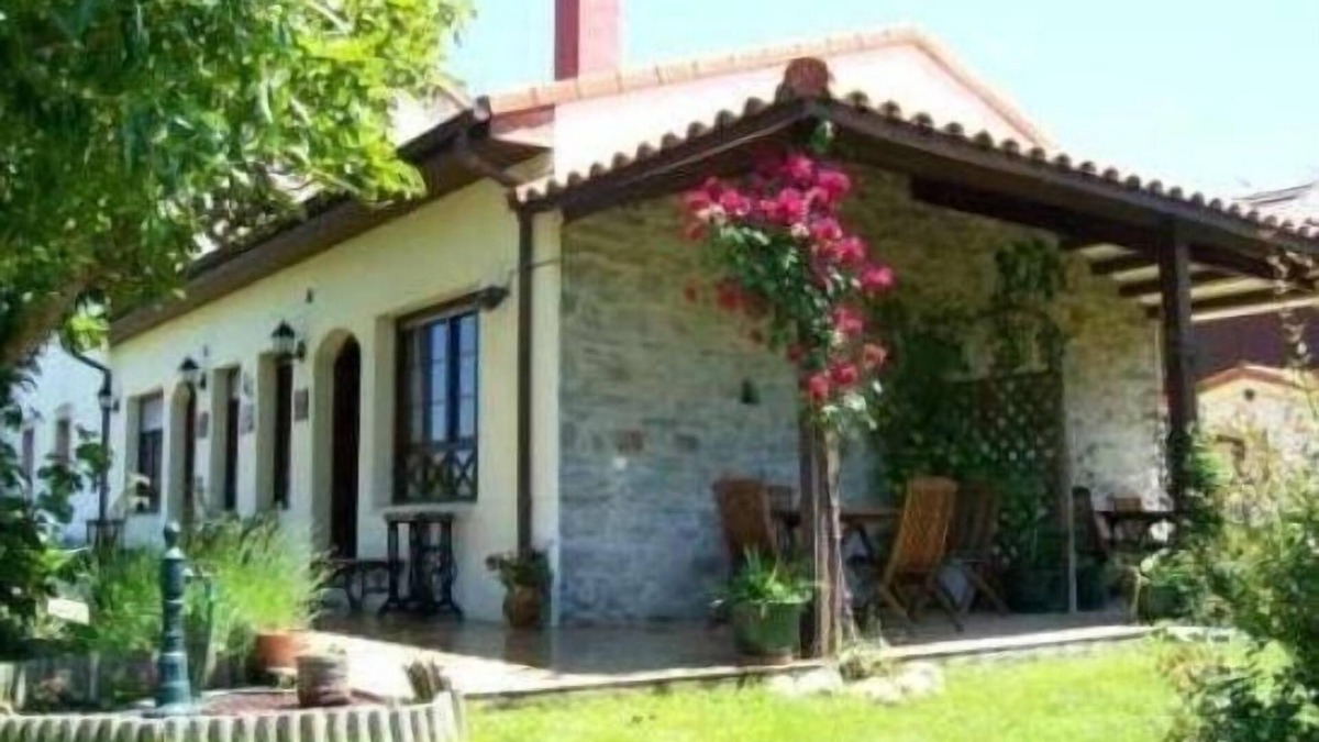 San Pedro de la Ribera Cottage | El Cueto apartments for 2 people