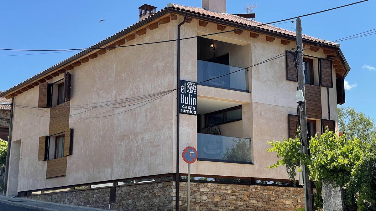 Montejo de la Sierra Apartment | El Edificio Contiene 5 Magníficos Apartamentos y una Sala Común,