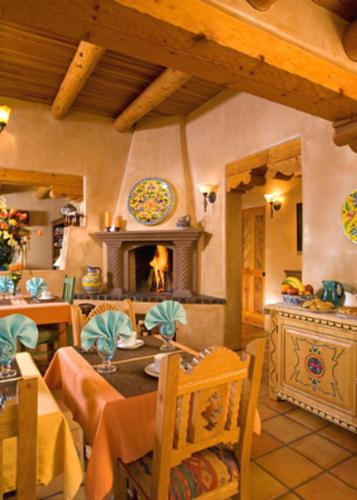 Downtown Santa Fe Bed & Breakfast | El Farolito B&B Inn