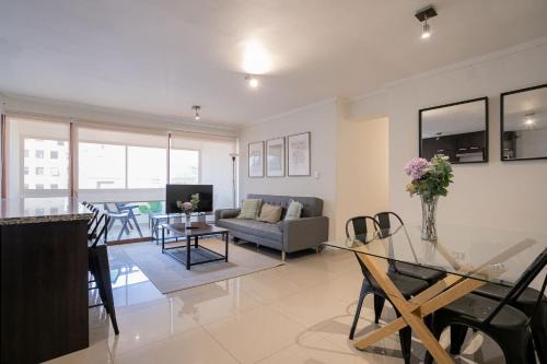 El Golf Apartment | El Golf Family Oasis near Costanera Center