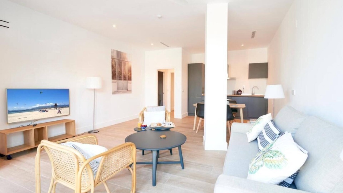 Palmones Apartment | El Limonar 2: Portentoso Apartamento con Terraza