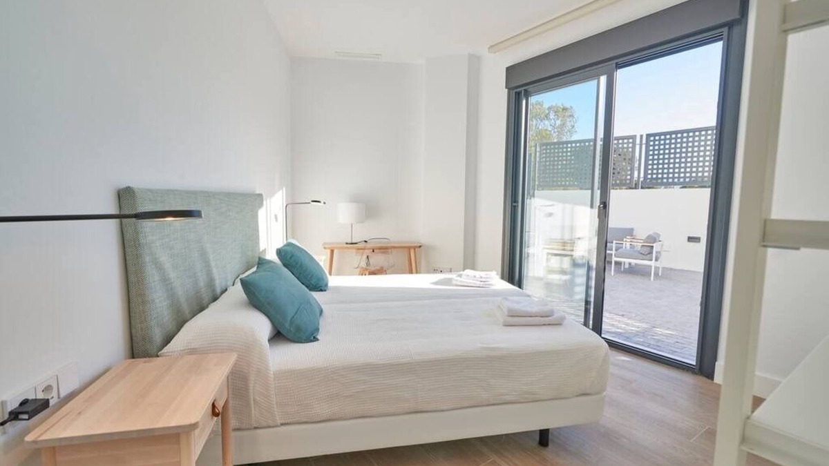 Palmones Apartment | El Limonar 5: Colossal Apartment with terrace