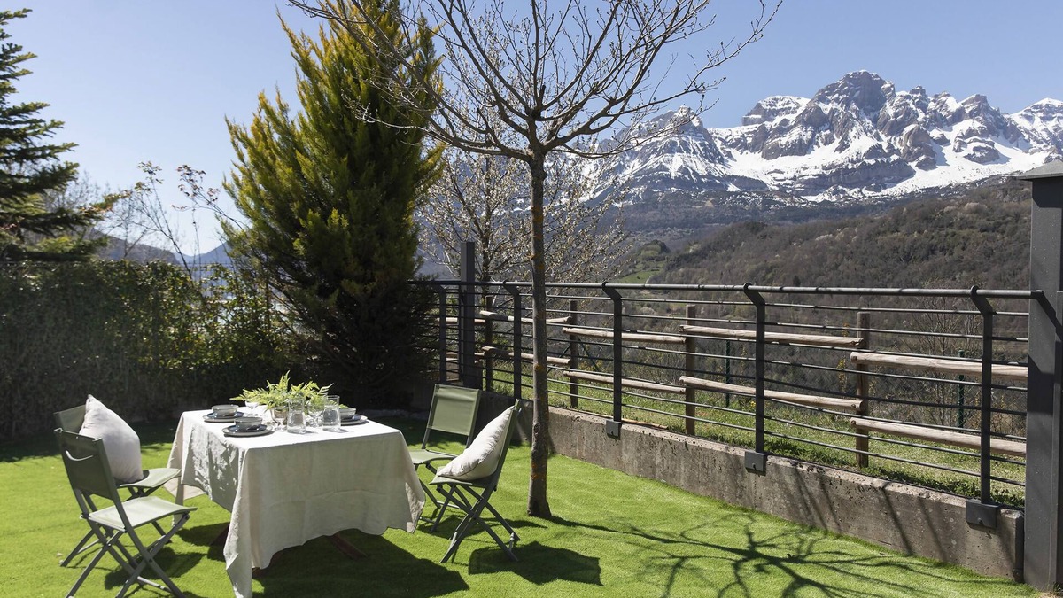 Panticosa House | El Mirador by Bevalle