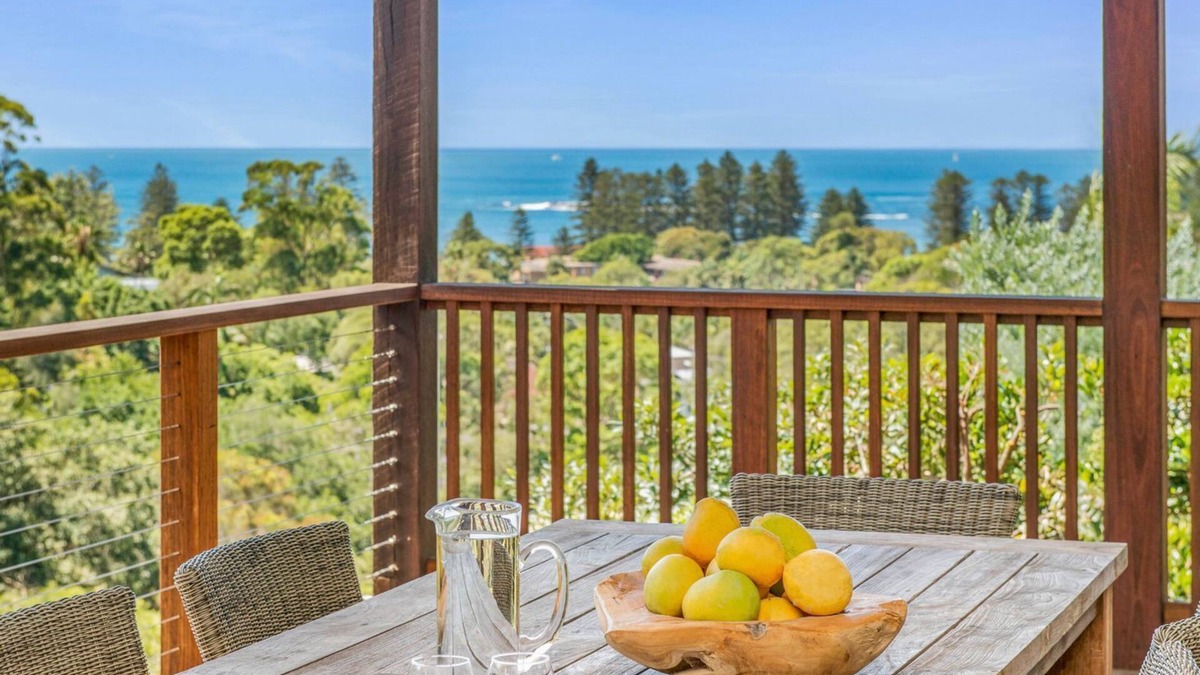 Newport House | El Nido - showcasing magical views of Newport Beach