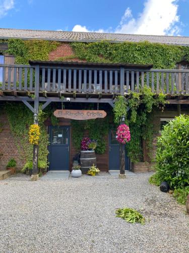Maubert-Fontaine Bed & Breakfast | El Rancho Criollo Rooms and Gites