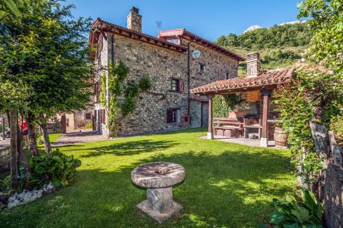 Santa Maria de Valdeon House | El Serenal
