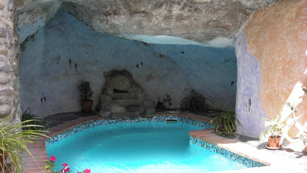 Guajar Faraguit House | El Sol: Holiday home with cave pool! Enjoy mountains, beach and Granada/Malaga