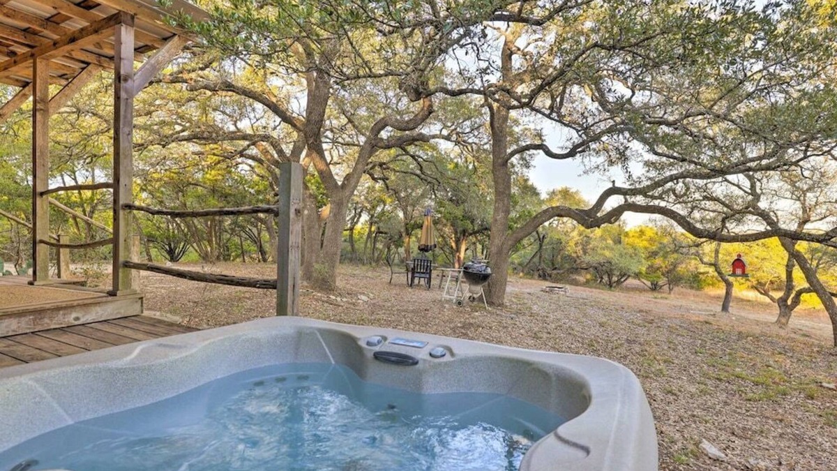 Wimberley Cabin | El Sol: Private Cabin with Hot Tub and Amazing Views, 3 mi to Wimberley Square!