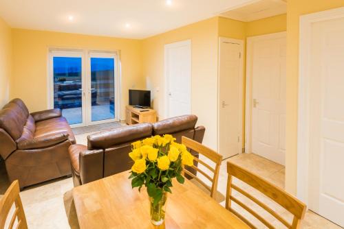 Londonderry House | Elagh Cottages