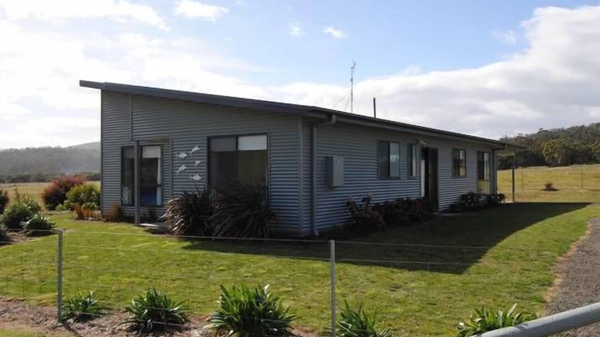 Coles Bay House | "ELANGU BEACH HOUSE"
