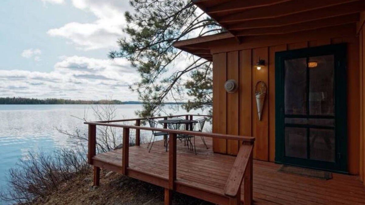 Orr Cabin | Elbow Lake Lodge: Reflections Lakefront Cabin3BR/1BA