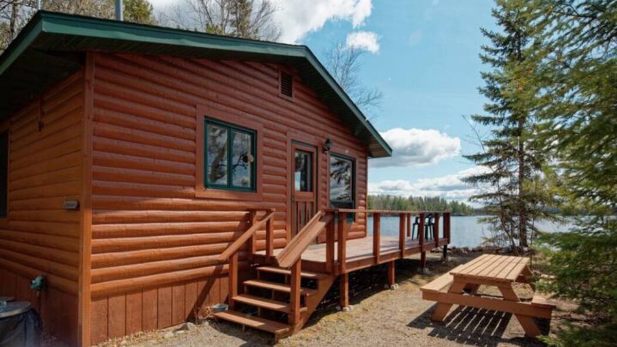 Orr Cabin | Elbow Lake Lodge: Sunswept 3BR/1BA Lakefront Cabin