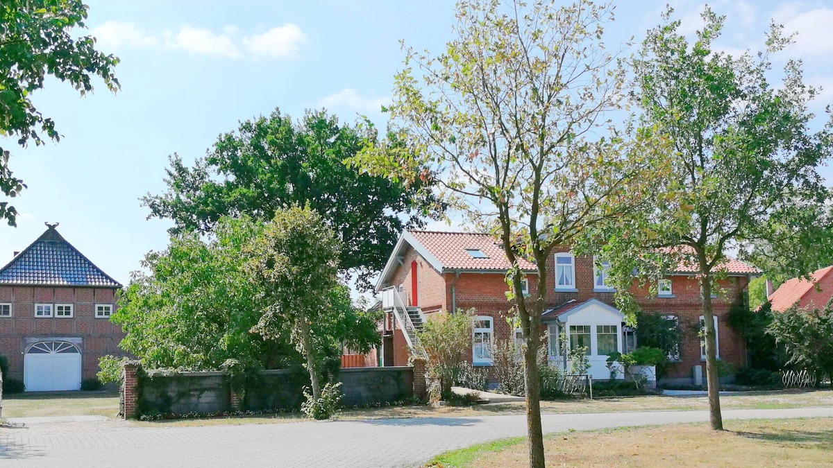 Amt Neuhaus House | Elbtalauen, comfortable 4* vacation home with 2 separate apartments of 100 m² each