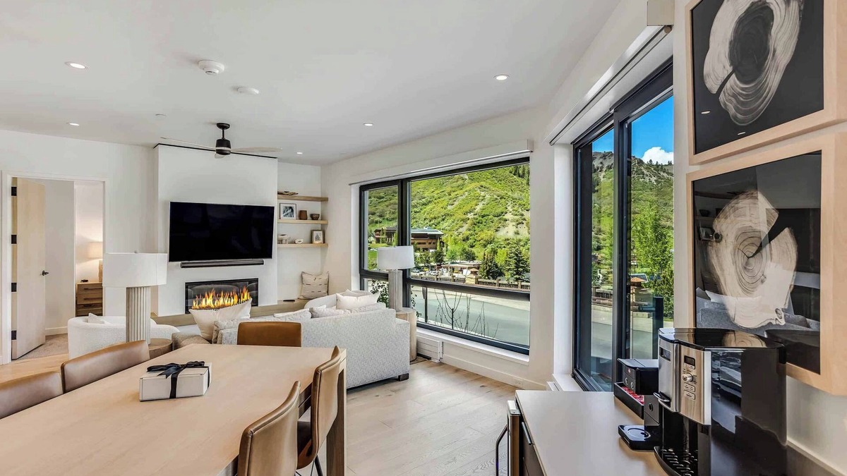 Snowmass Village Condo | Electric Pass Lodge 106