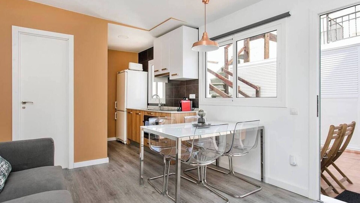 Collblanc y La Torrassa Apartment | Elegant and luxurious interior designed apartment, perfect for those who are in search of the finer things in life.
