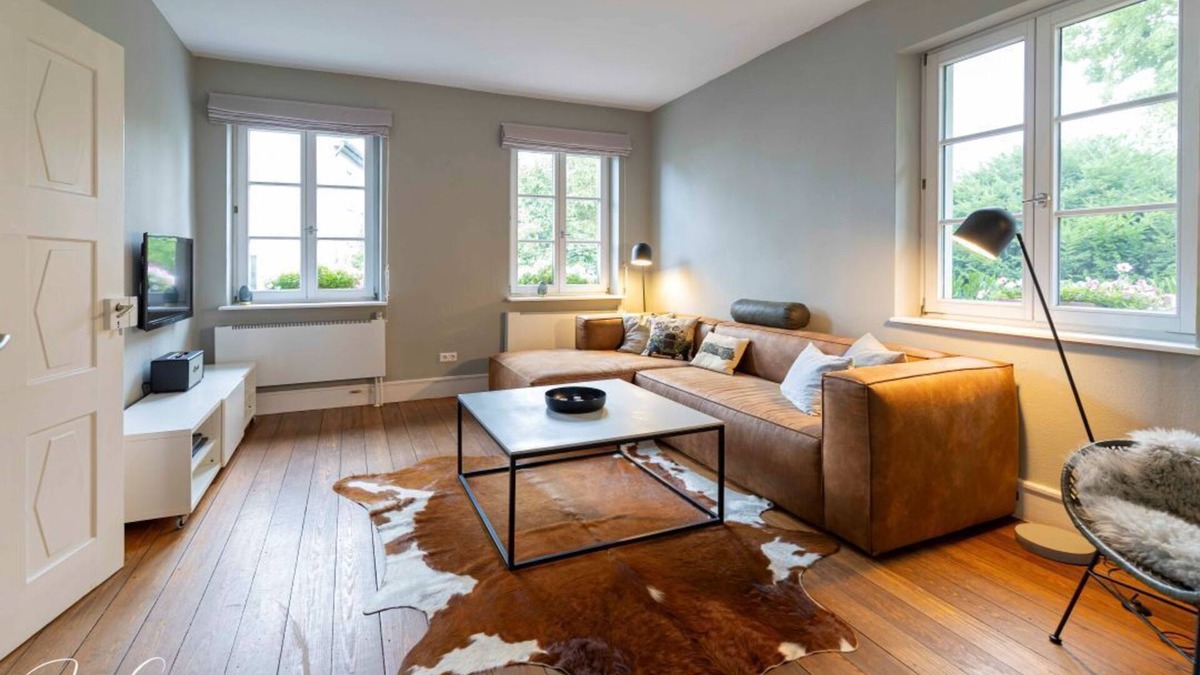 Blaufelden House | Elegant & historic country house, high ceilings, fenced garden, fireplace, infrared cabin.