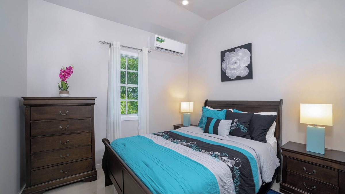 Buckleys Village Apartment | Elegant 1-bedroom apartment with AC and WiFi in Pleasant Buckleys