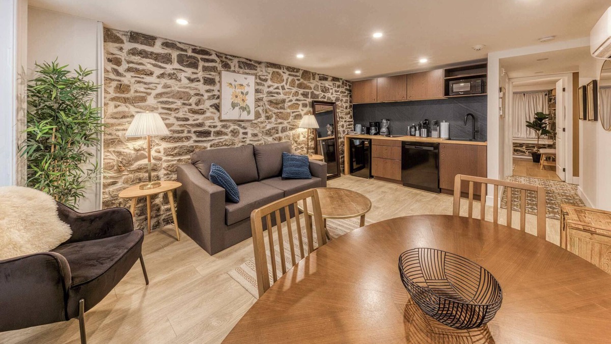 Vieux-Quebec-Cap-Blanc-colline Parlementaire Hotel | Elegant 1 Bedroom Suite