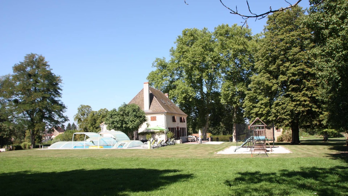 Baudrieres House | Elegant 19th century mansion with swimming pool