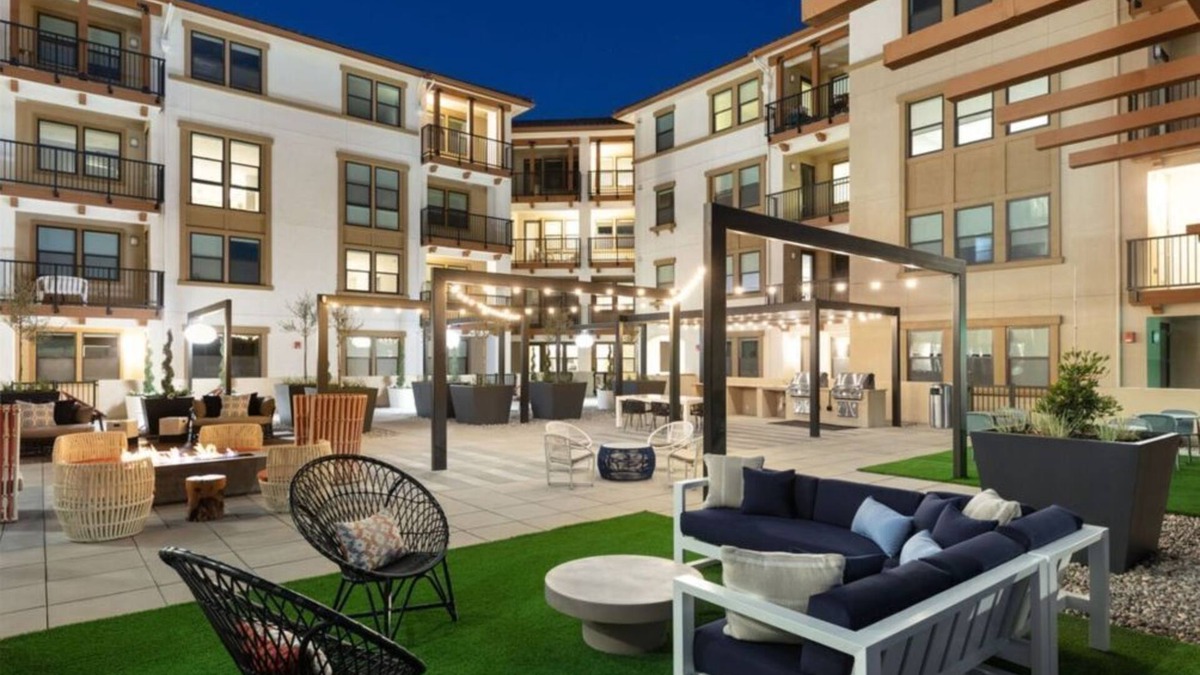 Sunnyvale Condo | Elegant 1BR Condo w/Pool & Gym at Murphy Station