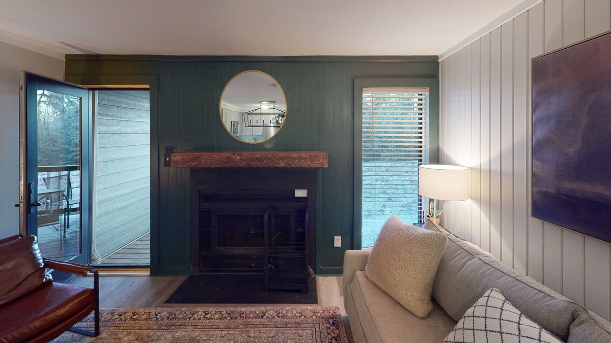 Snowshoe House | Elegant 1BR Escape in Powder Ridge by RedAwning