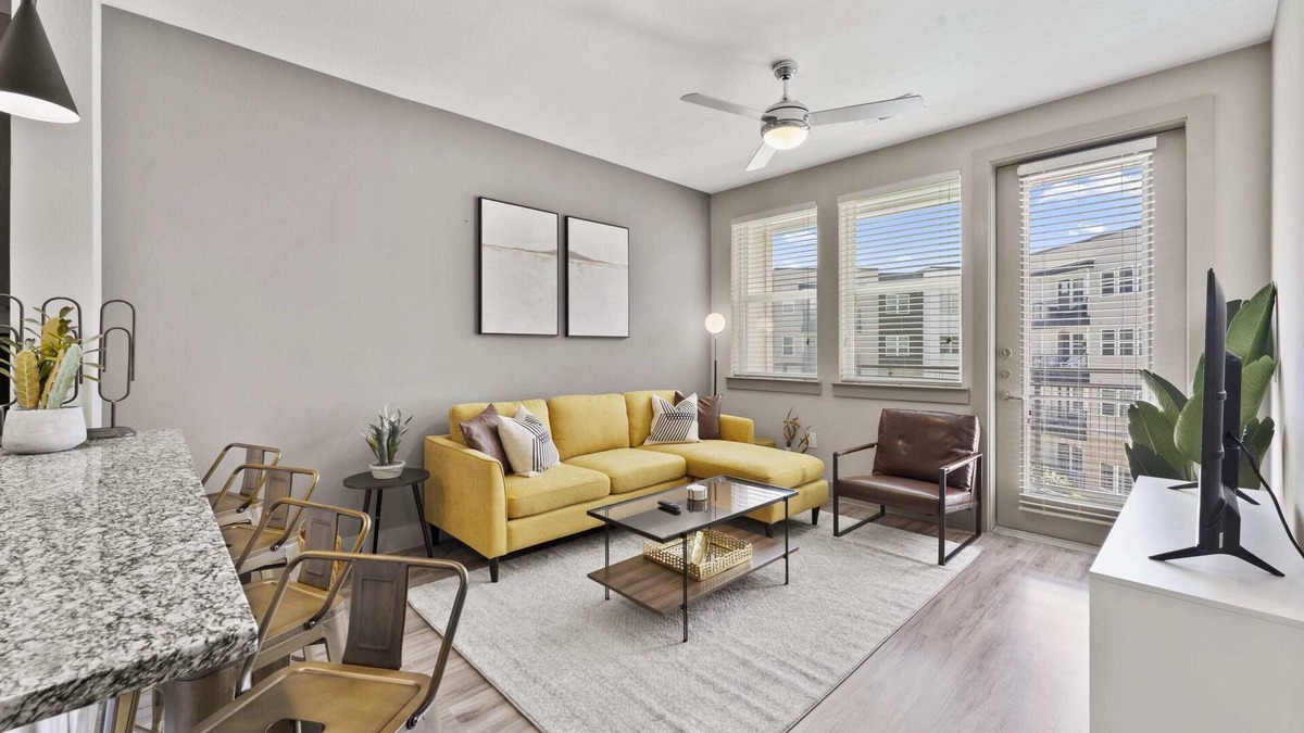 Montopolis Apartment | Elegant 1BR king suite close to DT w/fast WiFi