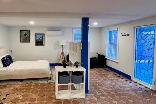 Montrose Cabin | Elegant 1BR Montrose - Napoli The Italian Plaza