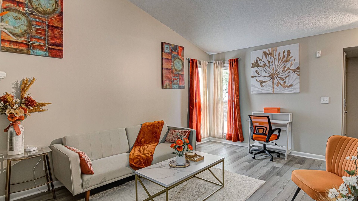 Winston - Salem Condo | Elegant 2Bed1B Condo in quiet neighborhood near WFU, UNSA, Hospitals.