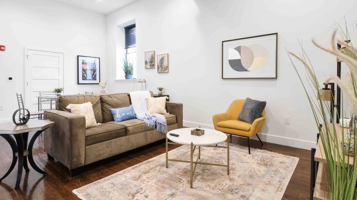 Downtown Newark Hotel | ★Elegant 2BR King Bed | Loft apt | 30 min to NYC★