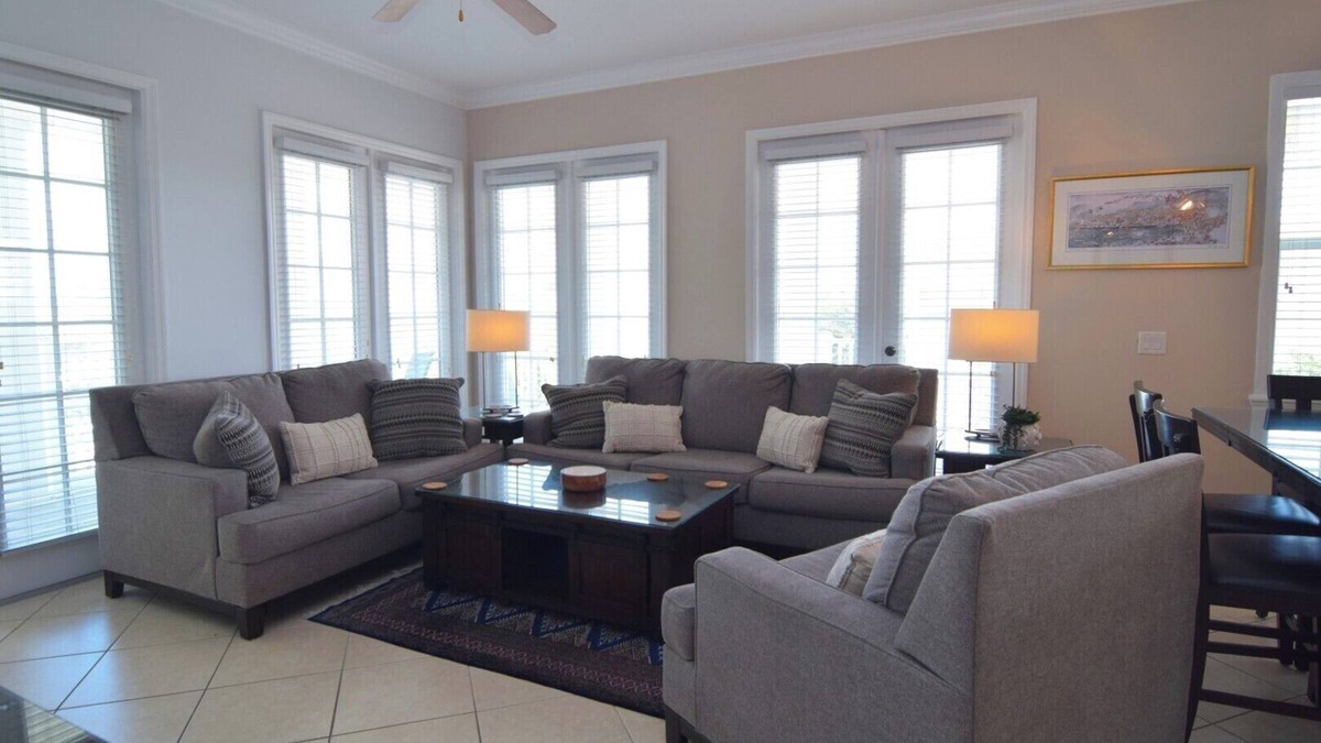 Reunion Condo | Elegant 3 bed/2 bath Top Floor Condo, Wraparound Balcony, Disney 7 miles!