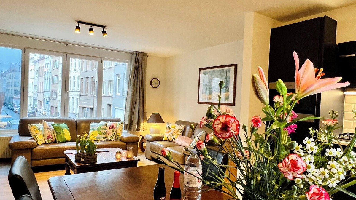 Antwerp Apartment | Elegant 3-Bedroom Apartment Near Antwerp Zoo