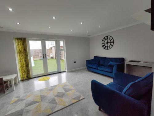 South Ockendon House | Elegant 3-Bedroom Home, sleeps up to 5 guest.