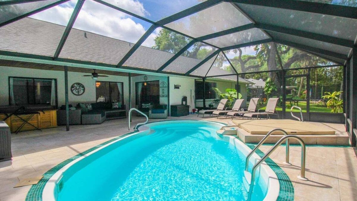 Palmetto House | Elegant 3 BR/2 BA Private Pool Home - Florida Oasis