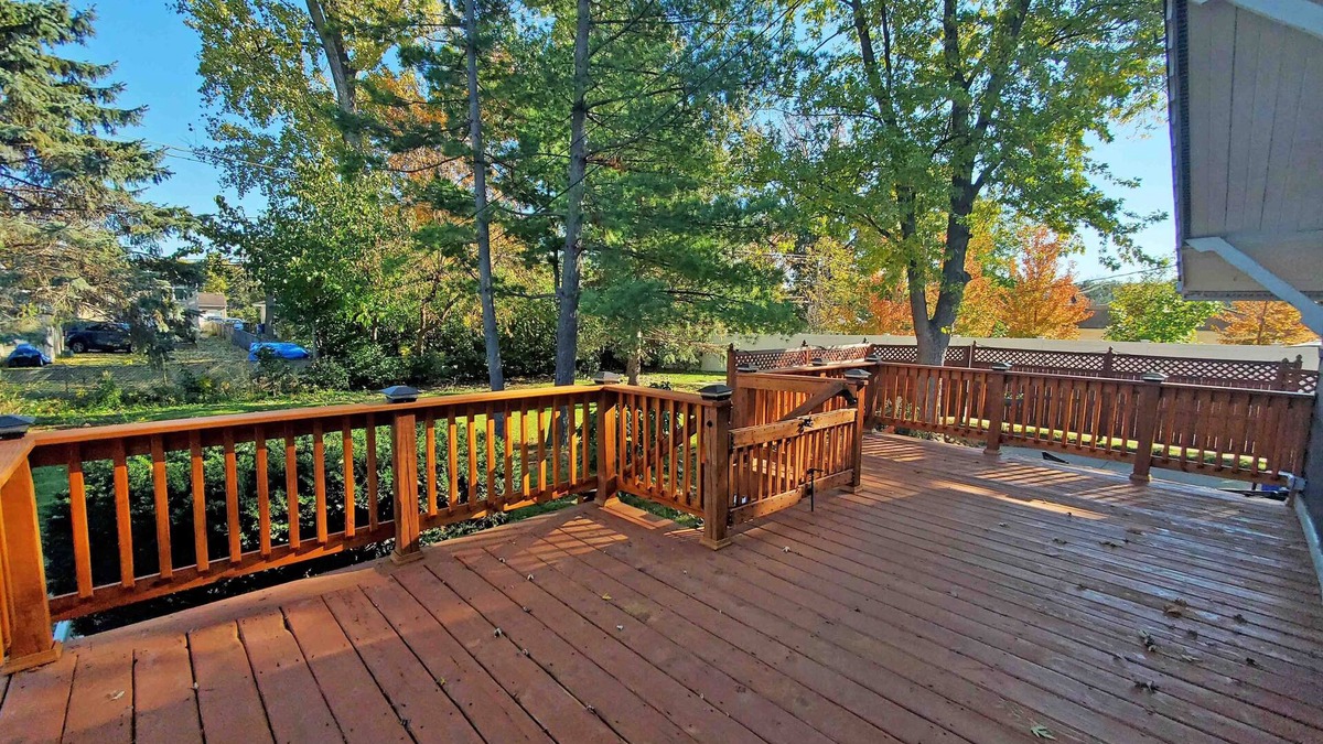 Wood Dale House | Elegant 3BD Chalet! 🌲15min to ORD/Train 2 Dwntwn!