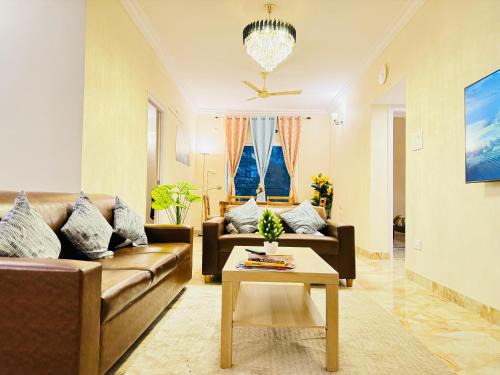 Kondapur Apartment | Elegant 3BHK Fully Furnished and Equipped Apt near Hitec City by EVARA SUITES