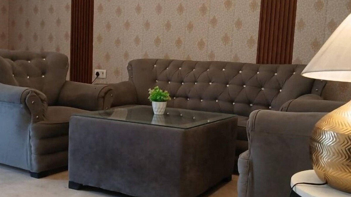 New Delhi Apartment | Elegant 3BHK Serviced Apartment | Gated Society | Near Deer Park
