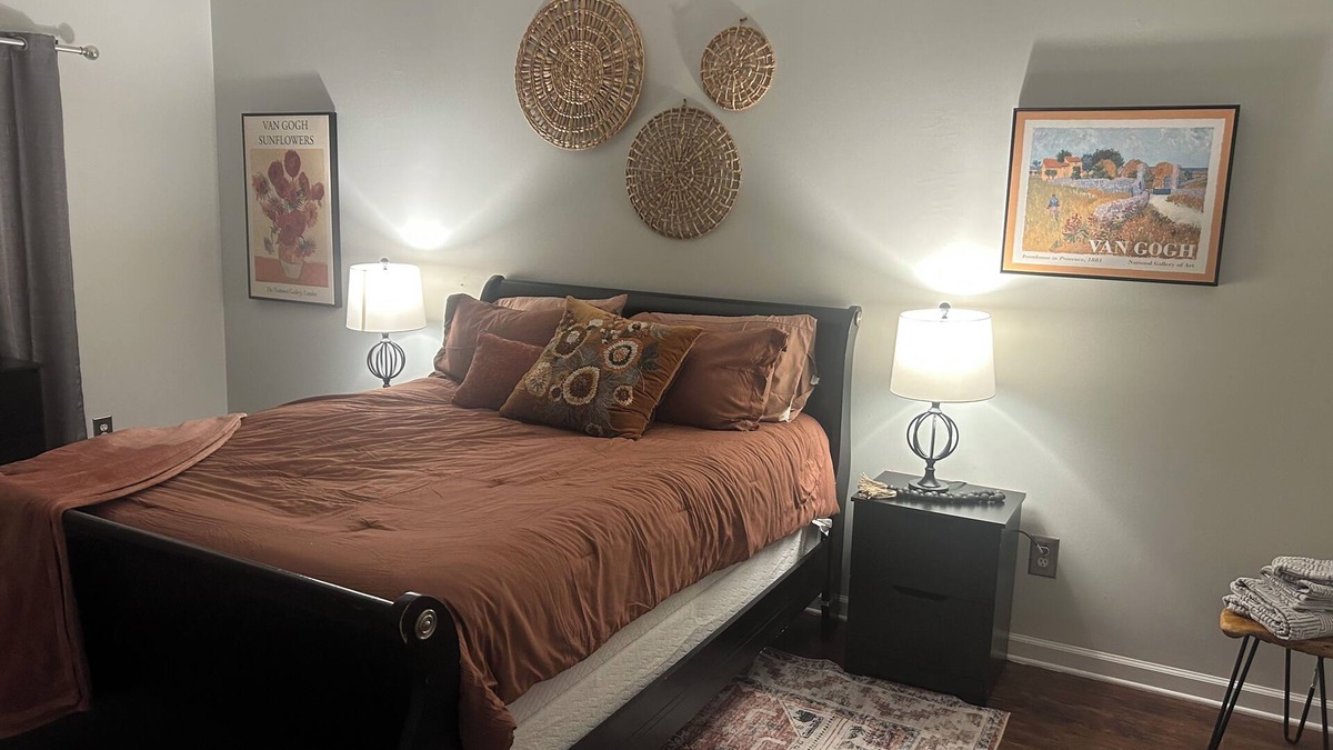 Grovetown House | Elegant 3BR Retreat in Augusta – Stylish Comfort w/Private Basketball Court