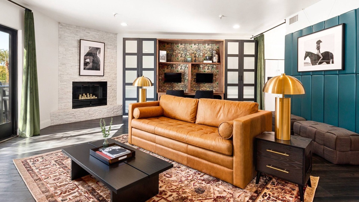 Waterfront Condo | Elegant 3BR Retreat | Walk to Old Town Bars | Free Parking