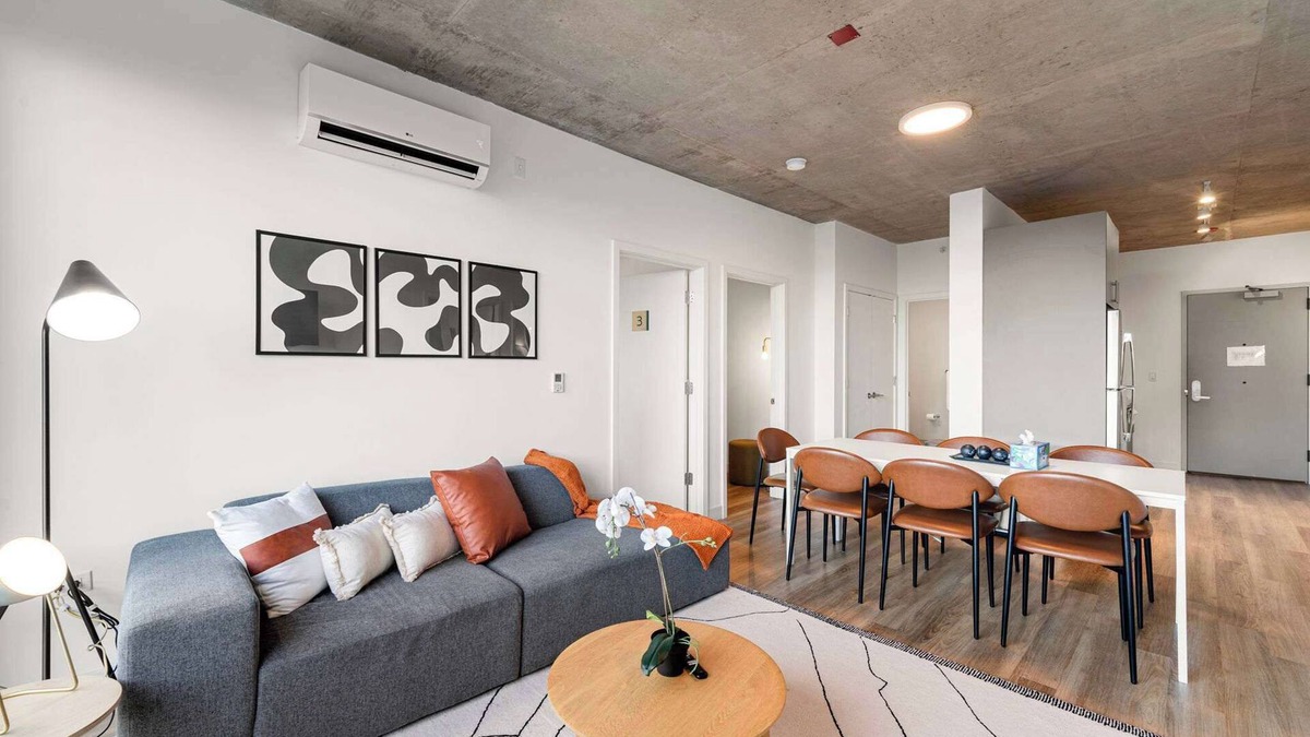 River North Hotel | Elegant 3BR Stay Prime Location