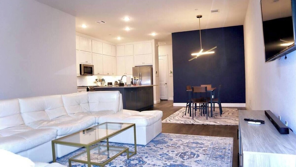 Farmers Branch House | Elegant 4BR Home in the Heart of Farmers Branch