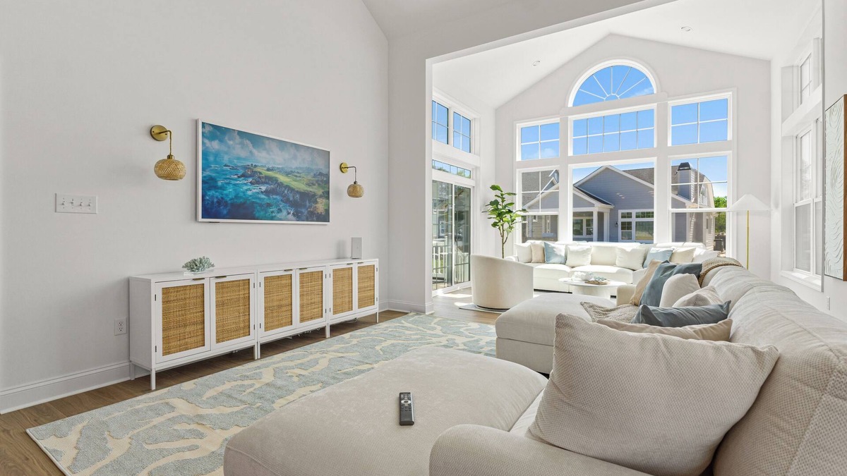 Long Neck House | Elegant 5BD Escape with Golf, Fishing, Kayaking Adventures, Secure Community