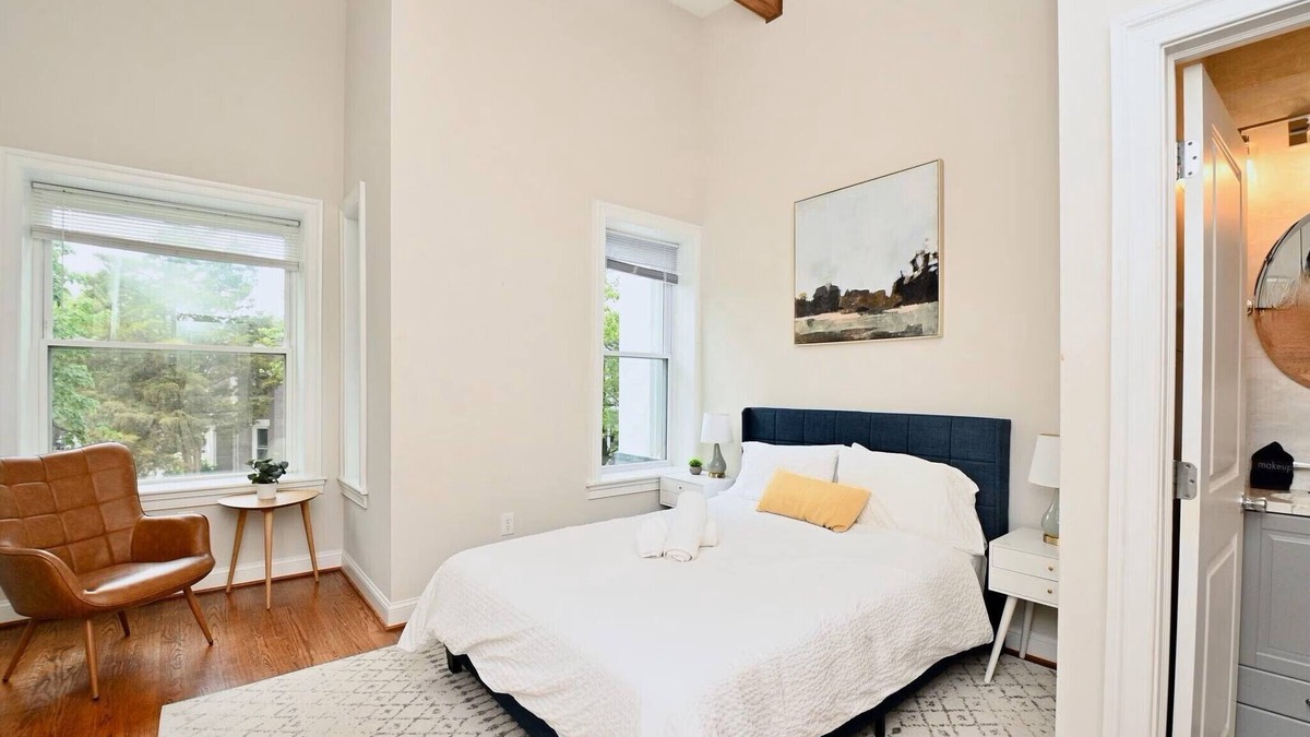 Trinidad House | Elegant 5BR home 1 mile from Capitol Hill!Free Parking!