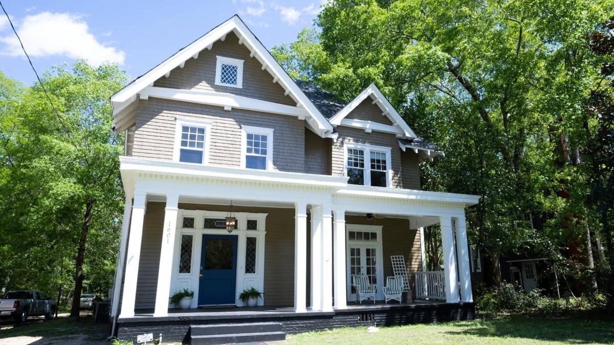 Montgomery House | Elegant 5BR Stay | Minutes to Capitol